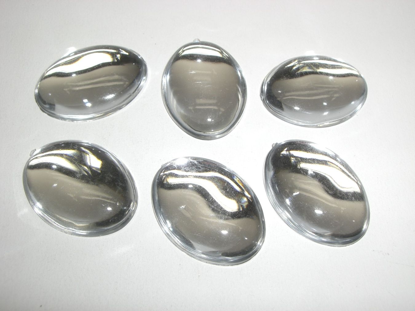 DEKORATIVNI KRISTALI OVALNI 6km. 40mm