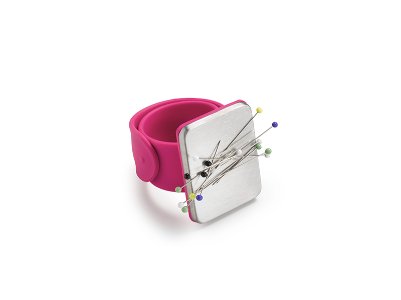 Magnetna narukvica za igle i špenadle