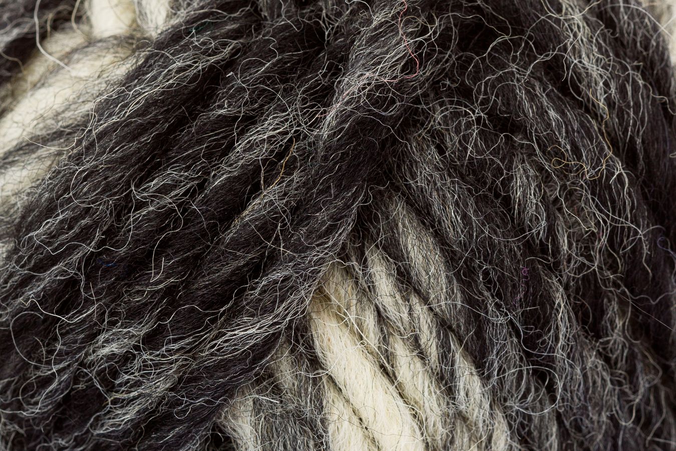 VUNA ZA FILCANJE 50g MULTICOLOR 100% WOOL